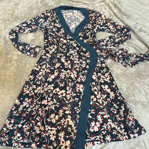 Banana republic wrap dress in abstract print